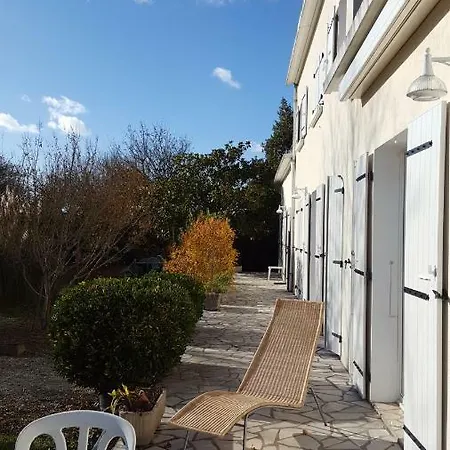 L'abri D'emilie بيت للعطل