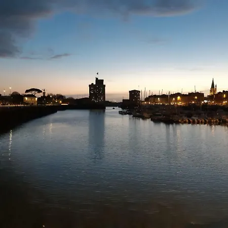 L'abri D'emilie Casa de Férias Saint-Xandre